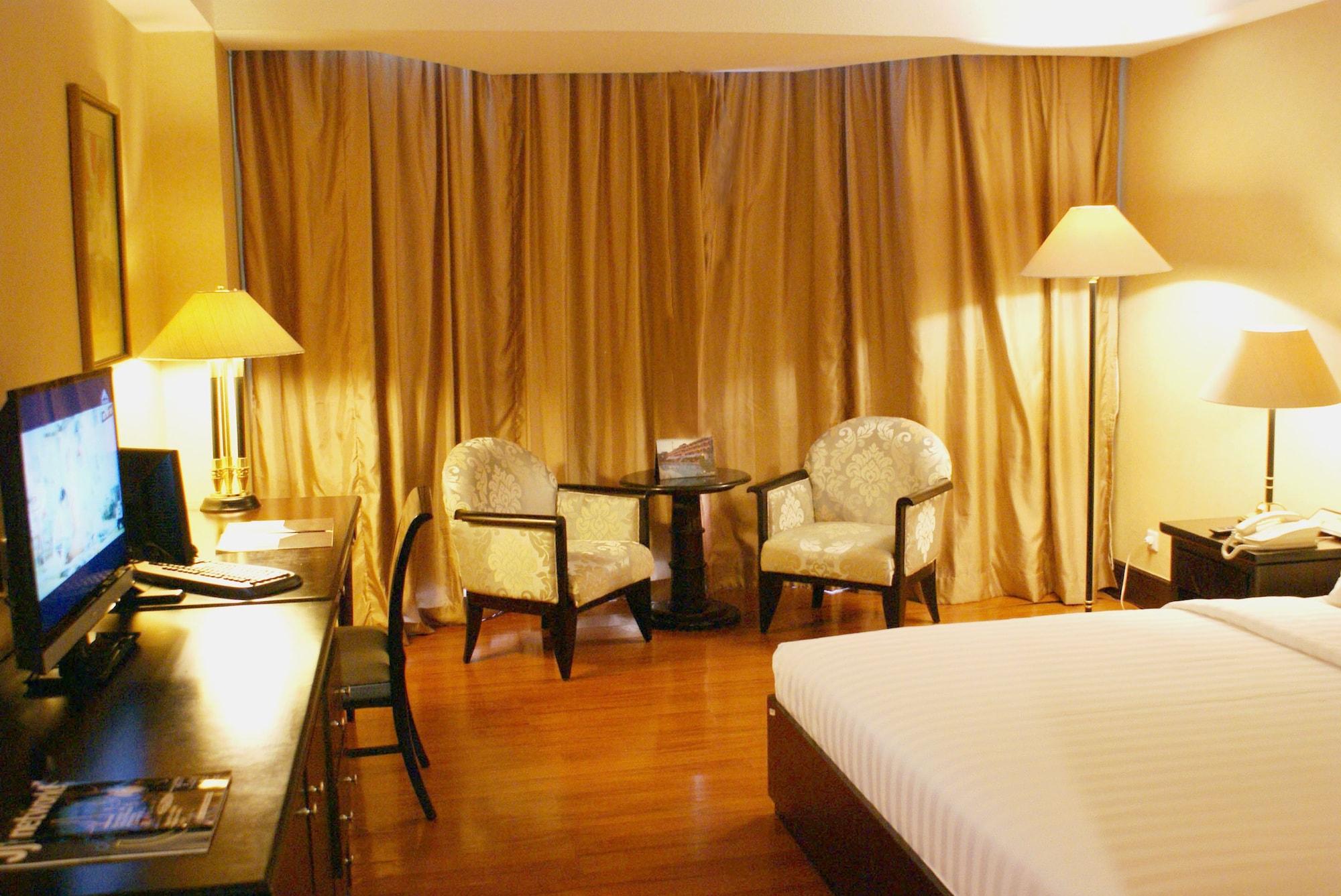 The Acacia Hotel Джакарта Екстериор снимка