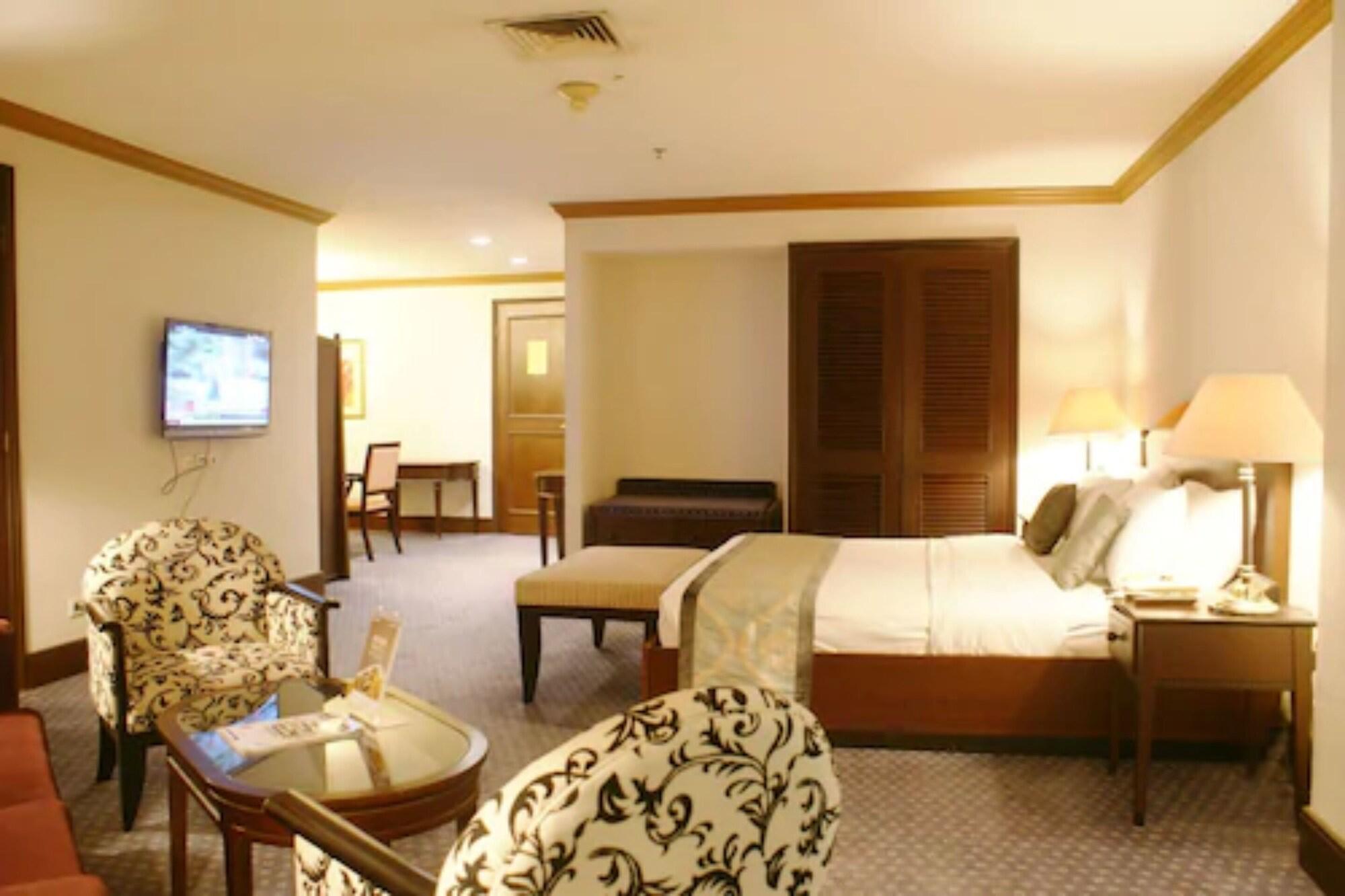 The Acacia Hotel Джакарта Екстериор снимка