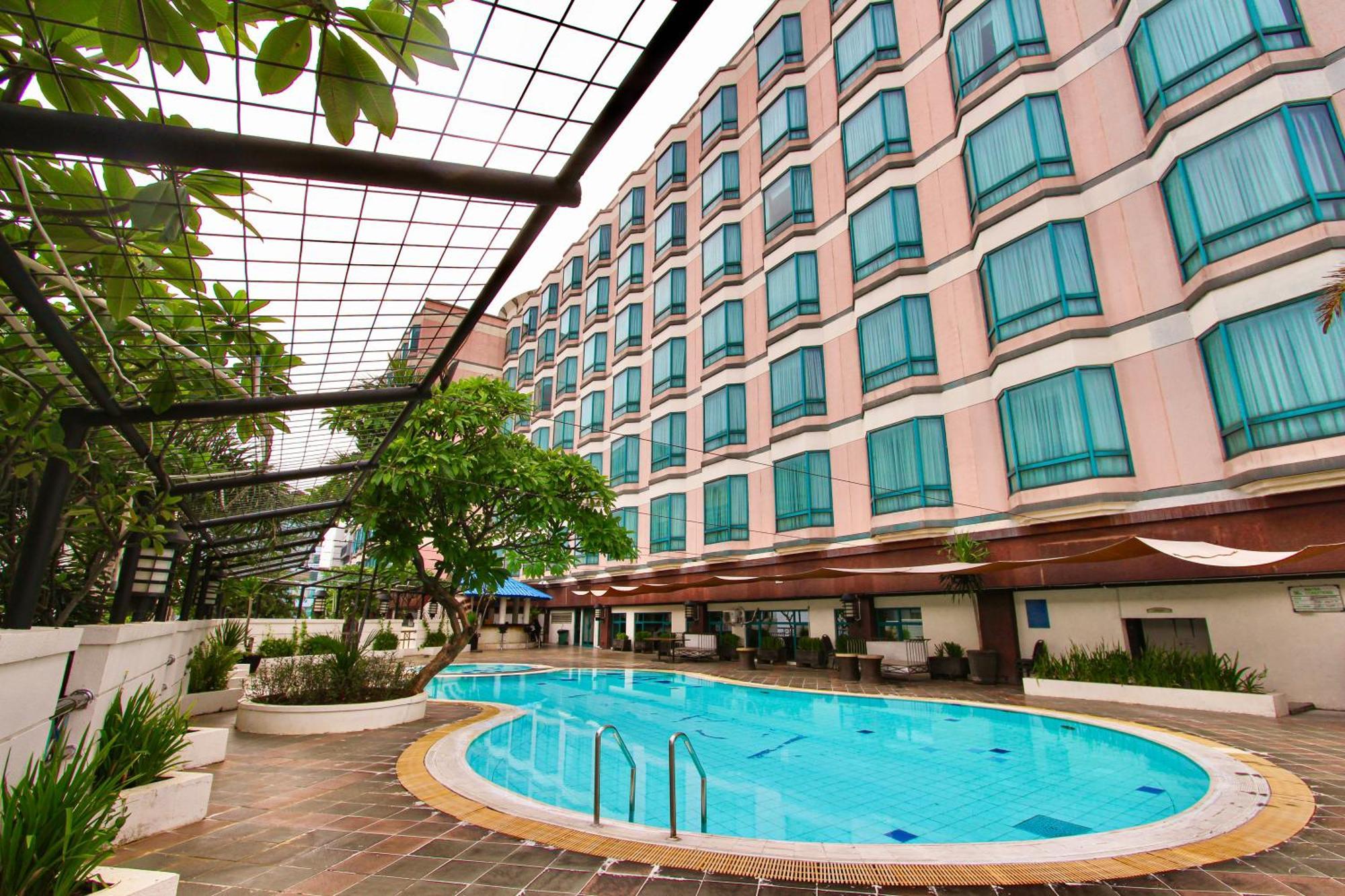 The Acacia Hotel Джакарта Екстериор снимка