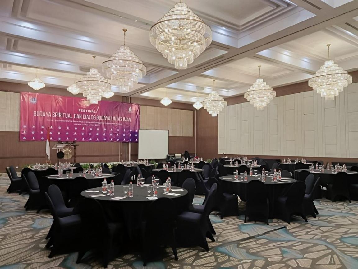 The Acacia Hotel Джакарта Екстериор снимка