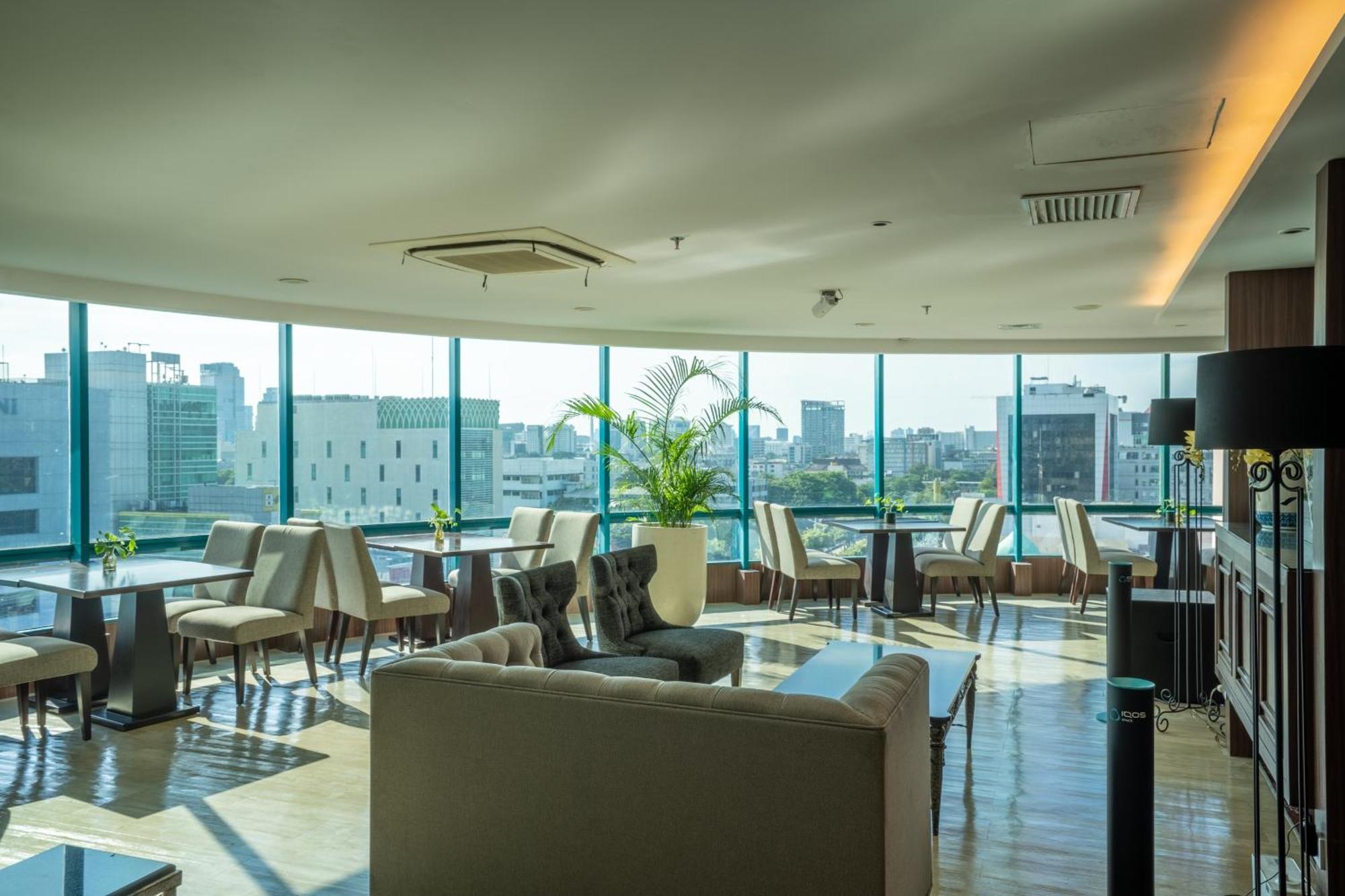 The Acacia Hotel Джакарта Екстериор снимка