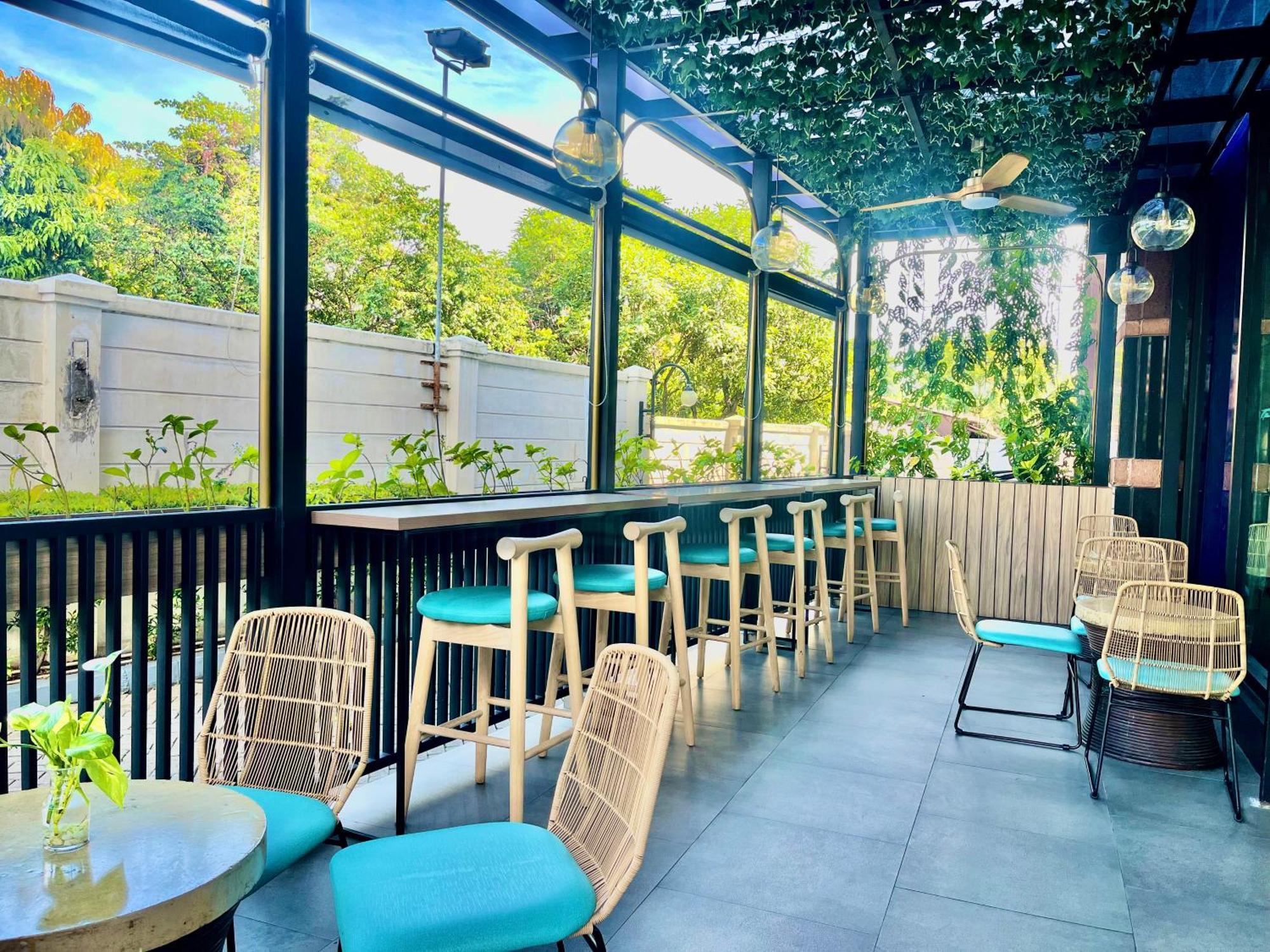 The Acacia Hotel Джакарта Екстериор снимка